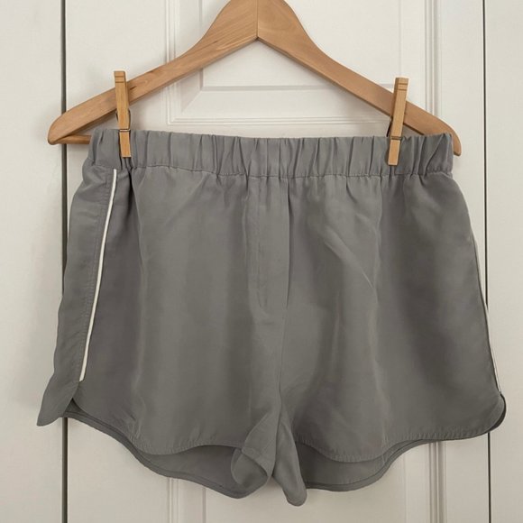 Everlane Silk Sleep Set in Silver with White Stripe - Picture 3 of 8